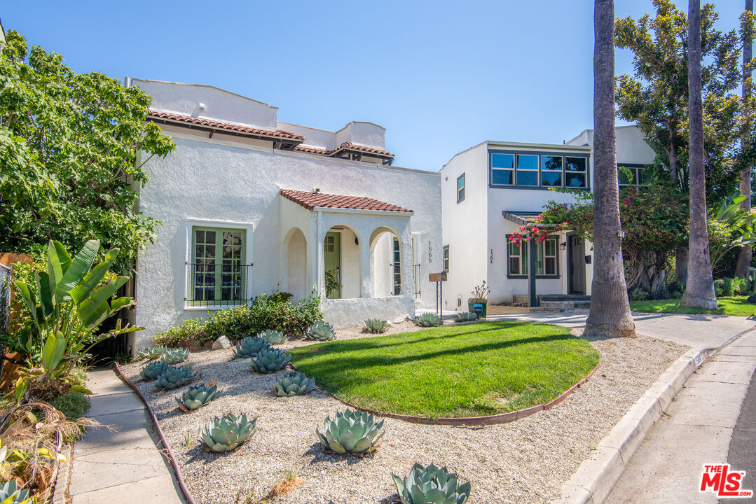 Photo of 1566 Murray Cir, Los Angeles, CA 90026