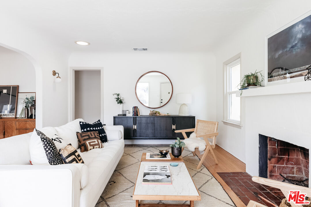 Photo of 2522 Griffith Park Blvd, Los Angeles, CA 90039
