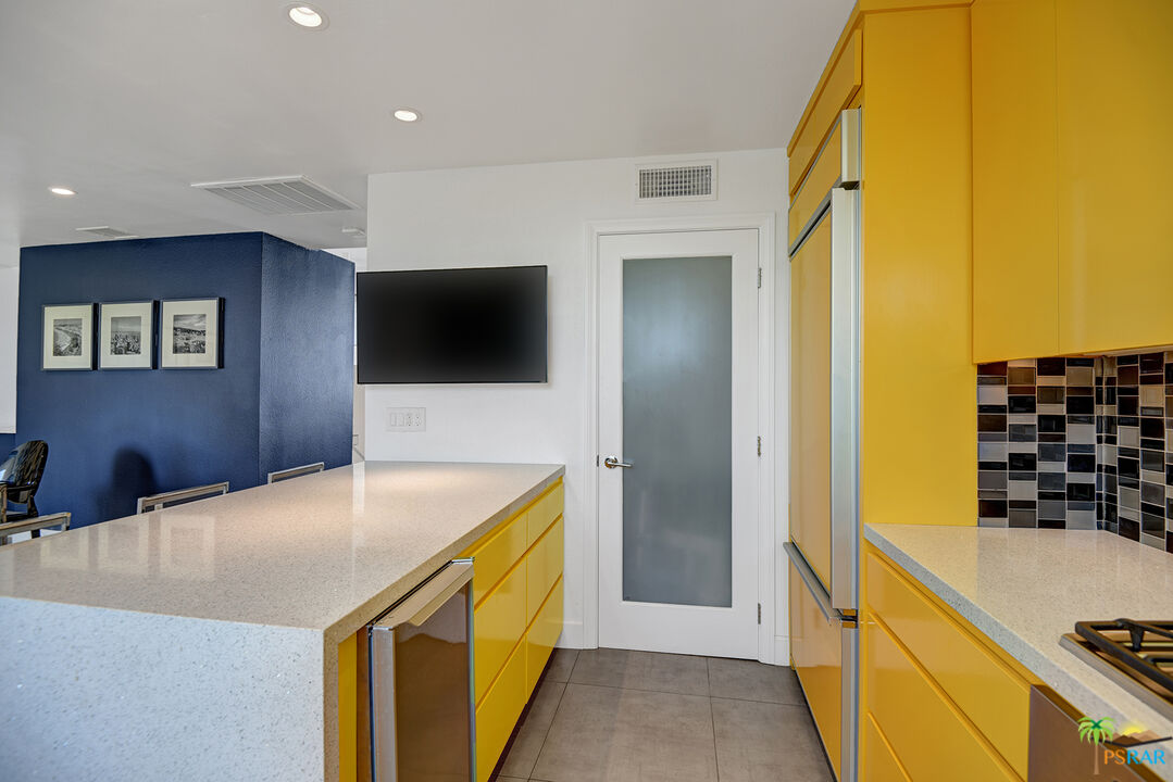 Image 7 for 1530 N Kaweah Rd