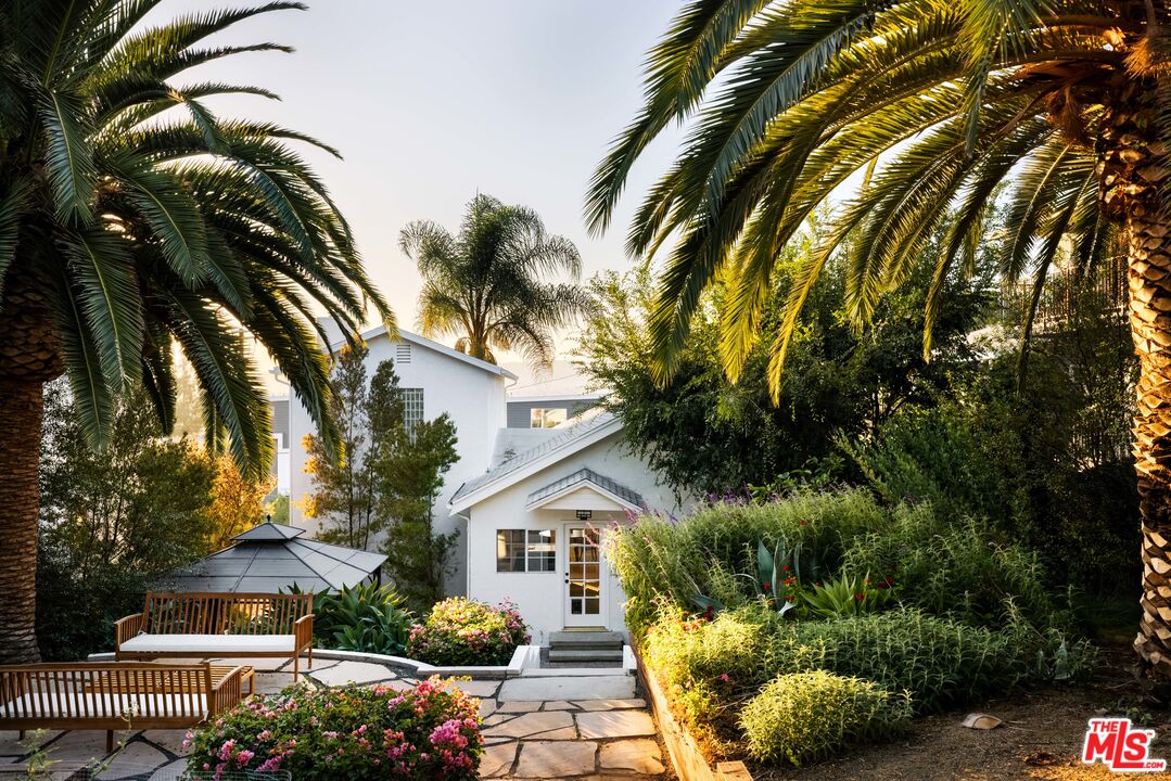 Photo of 856 Hyperion Ave, Los Angeles, CA 90029