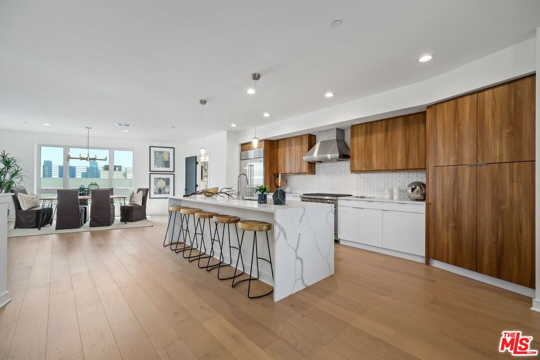 Photo of 1029 N White Knoll Dr, Los Angeles, CA 90012