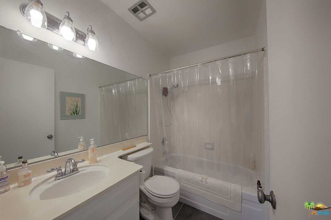 Image 12 for 5621 Los Coyotes Dr