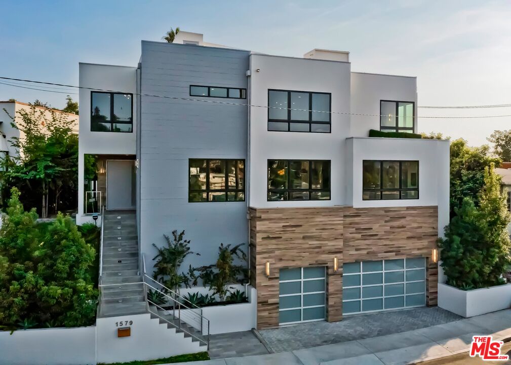 Photo of 1579 Murray CIR, LOS ANGELES, CA 90026