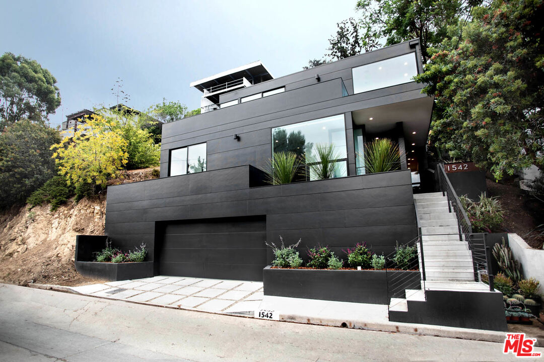 Photo of 1542 N Easterly Ter, Los Angeles, CA 90026
