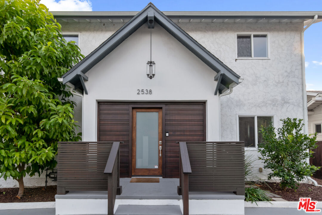 Photo of 2538 Elsinore St, Los Angeles, CA 90026