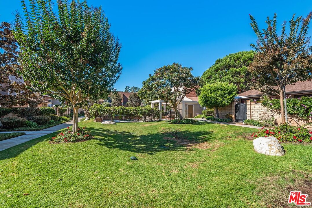 listing main picture