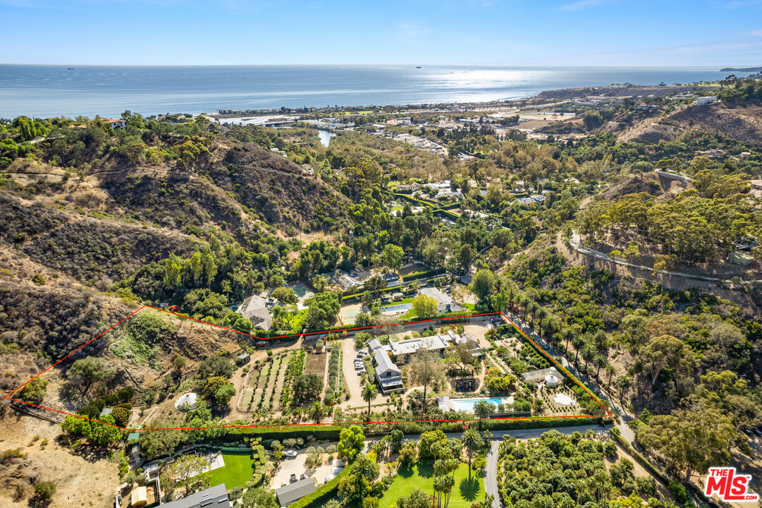 Photo of 3314 Serra Rd, Malibu, CA 90265