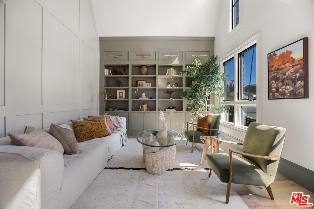 Photo of 1435 N Coronado St, Los Angeles, CA 90026