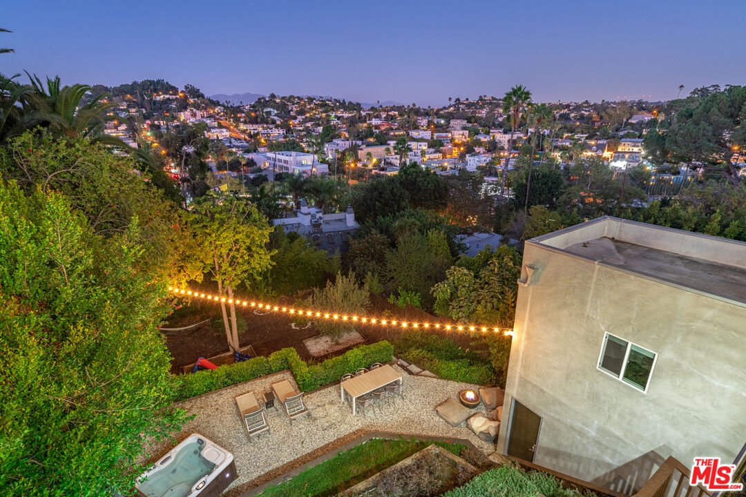 Photo of 3439 Winslow Dr, Los Angeles, CA 90026