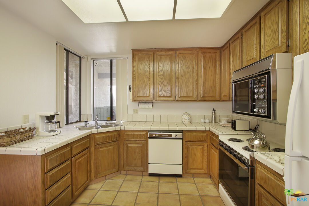 Image 10 for 204 N Hermosa Dr