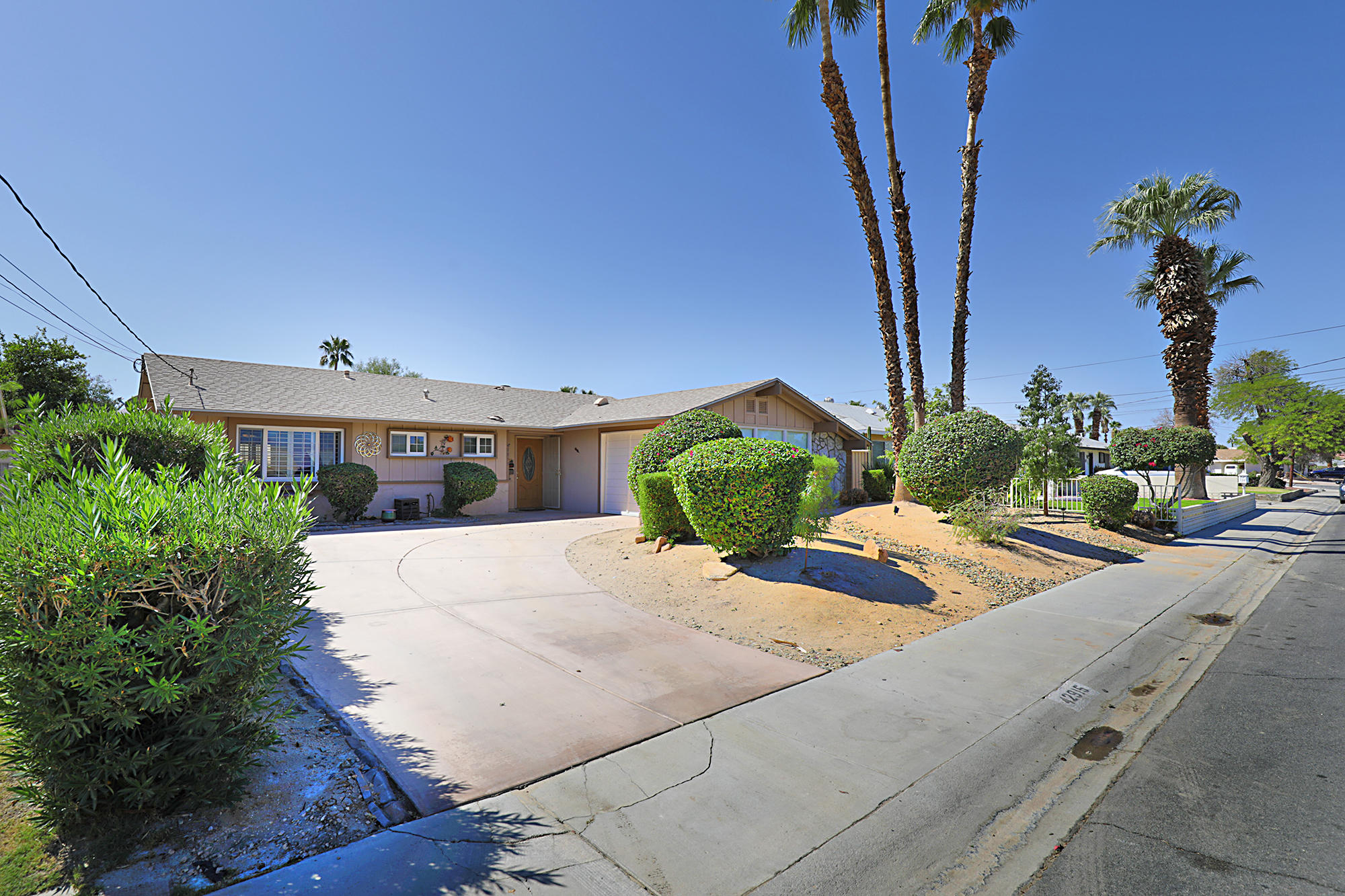 Image Number 1 for 42915 Wisconsin Avenue in Palm Desert