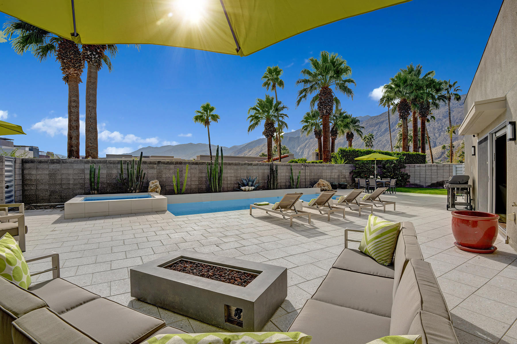 Image Number 1 for 1047 Hunter Drive in Palm Springs