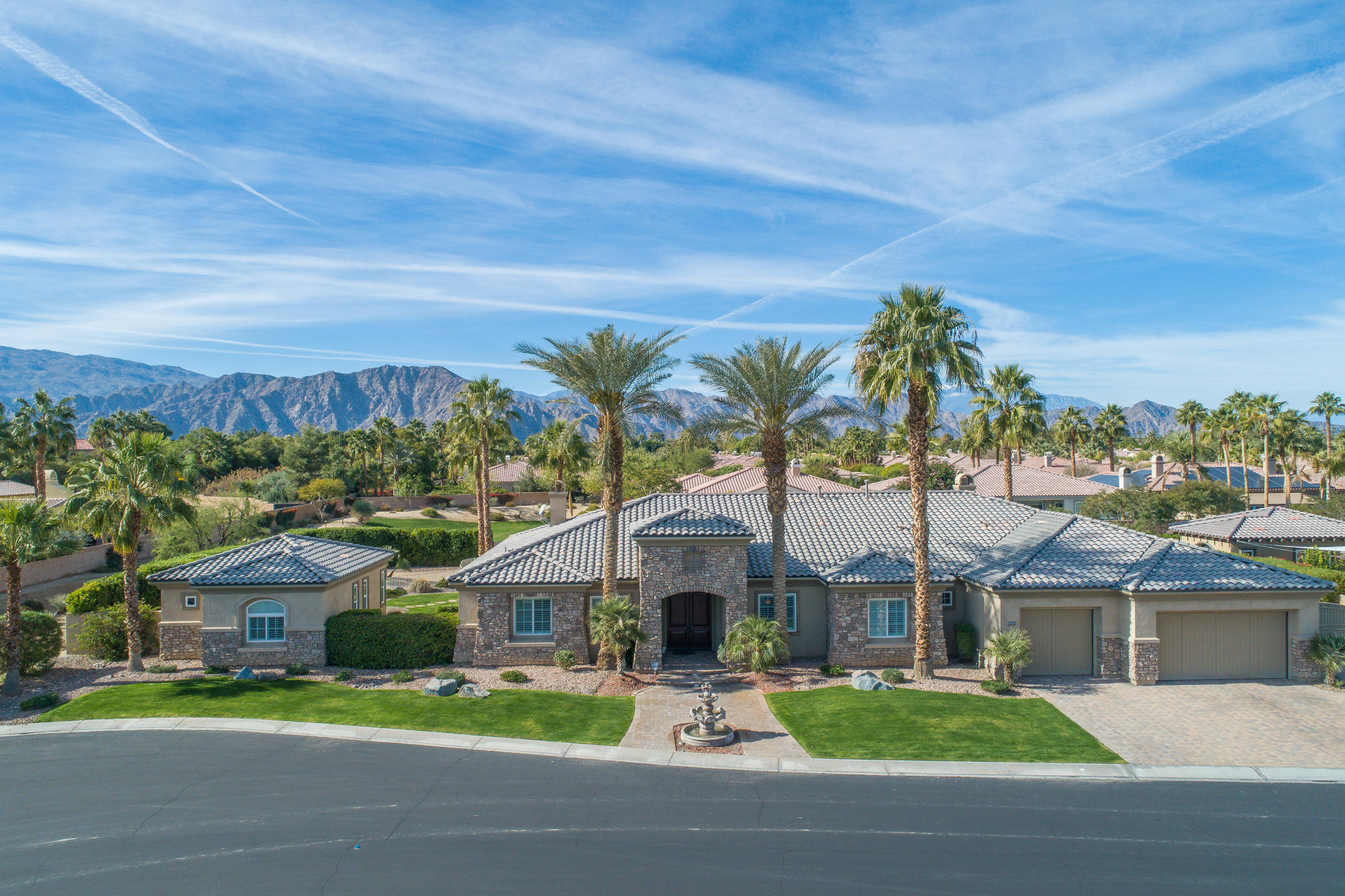 Image Number 1 for 52455 Whispering Way in La Quinta