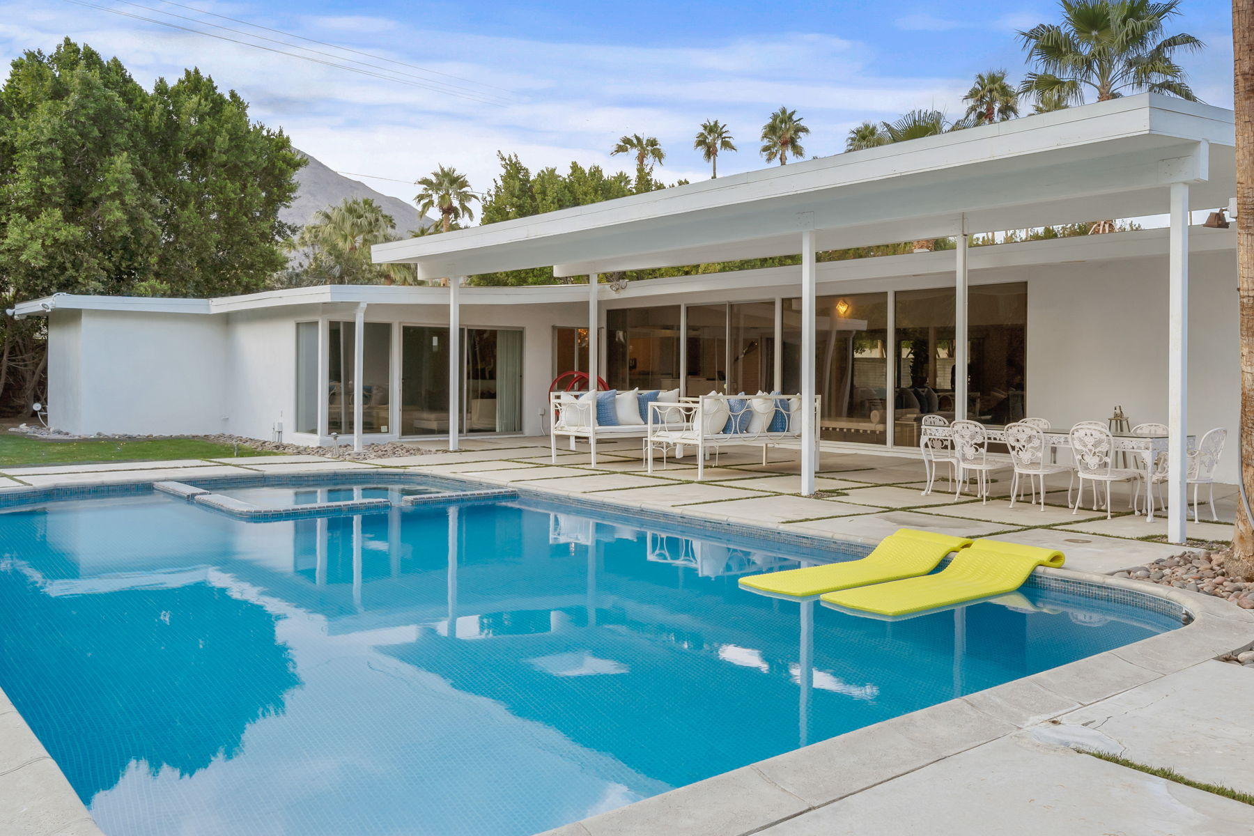 Image Number 1 for 447 W Mariscal Road in Palm Springs