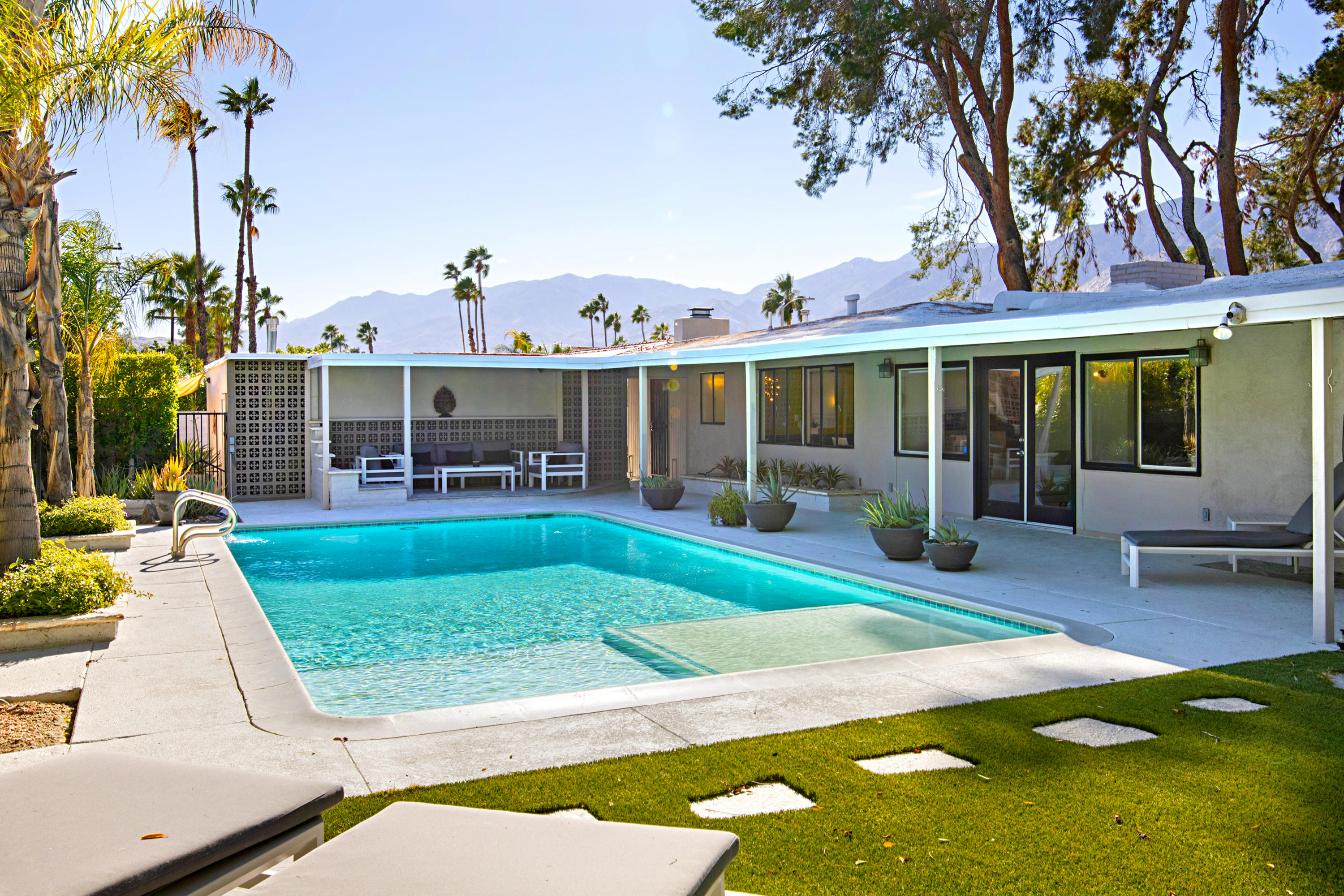 Image Number 1 for 332 N Sunset Way in Palm Springs