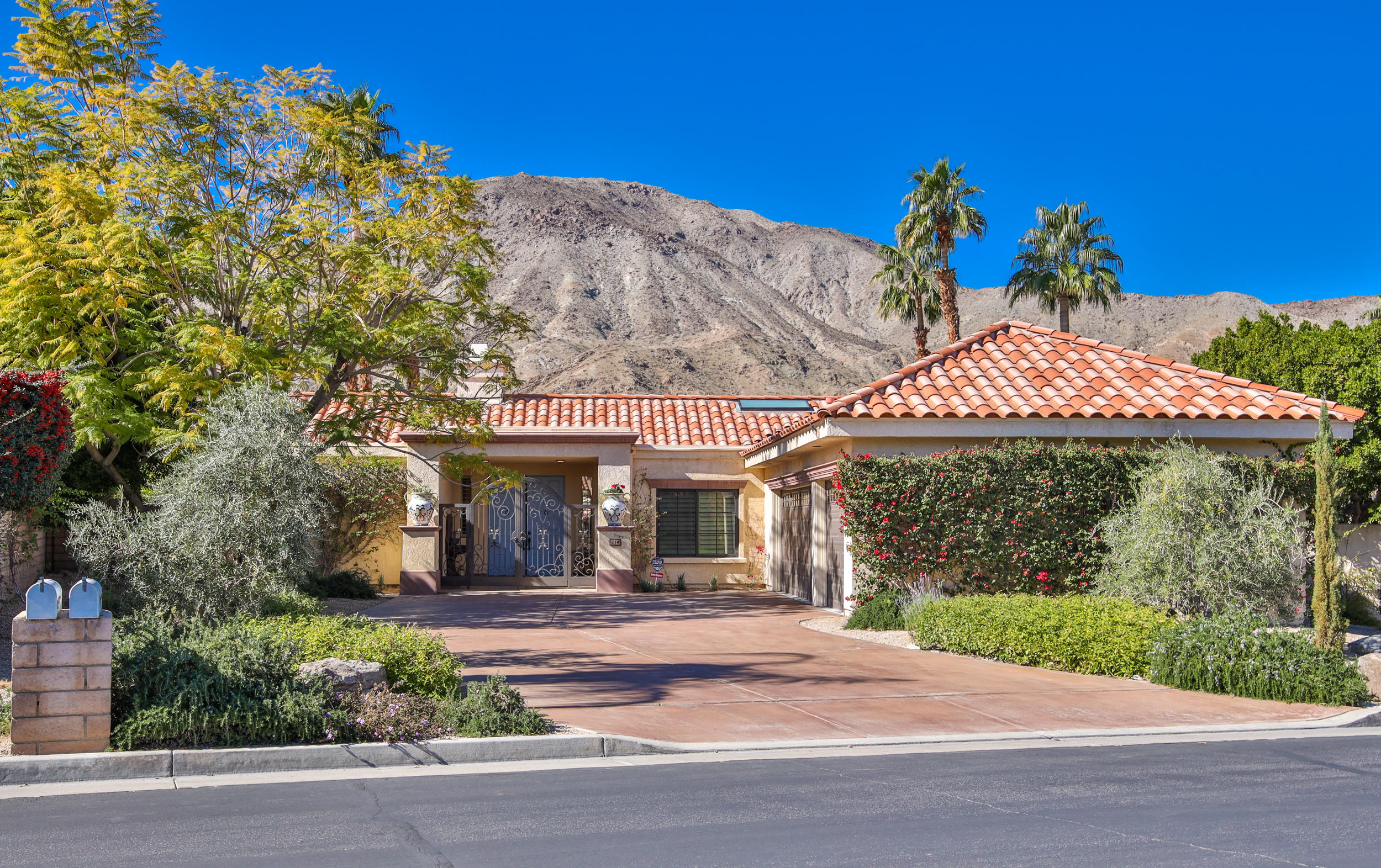 Image Number 1 for 114 Vista Paseo in Palm Desert