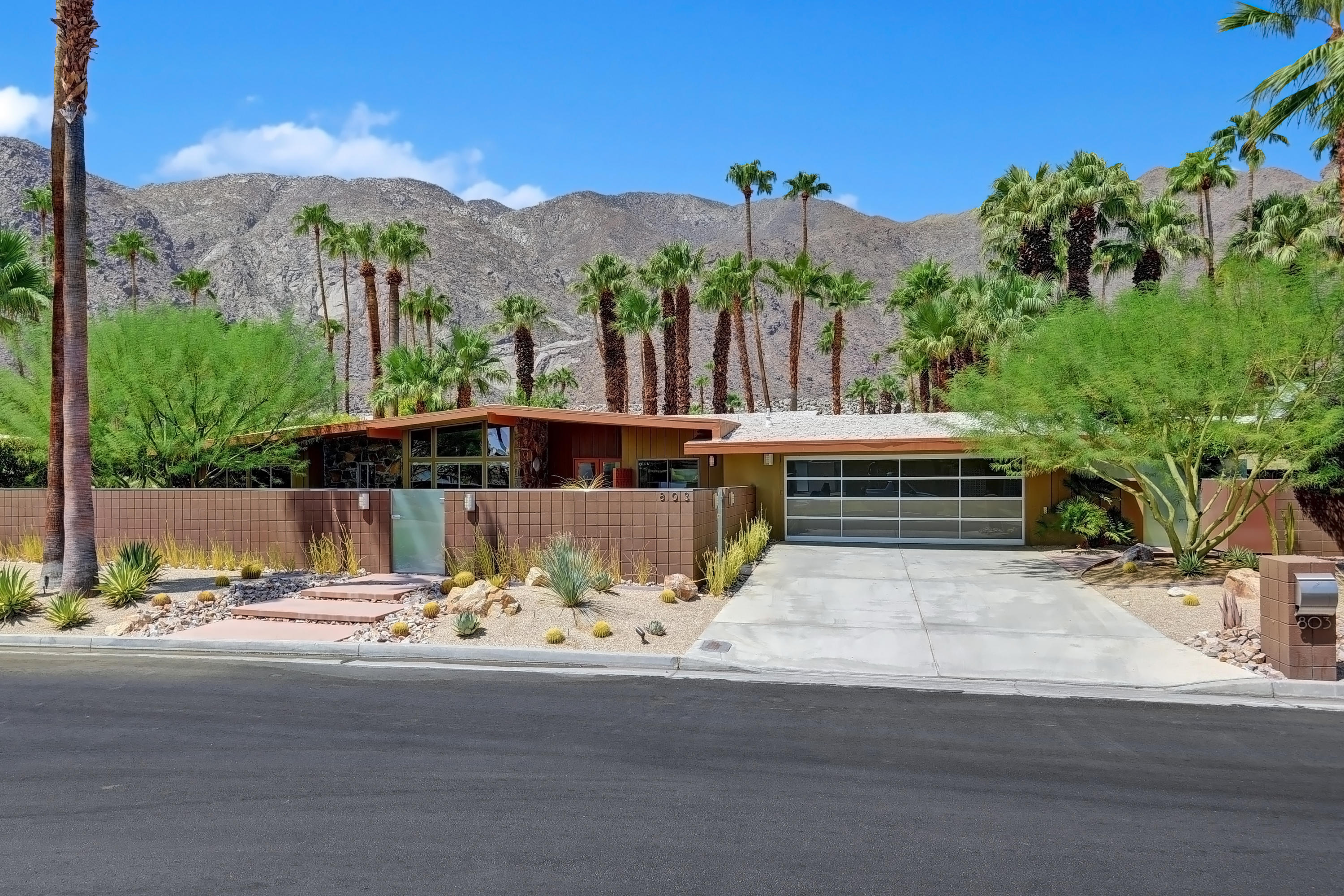 Image Number 1 for 803 N High Road in Palm Springs