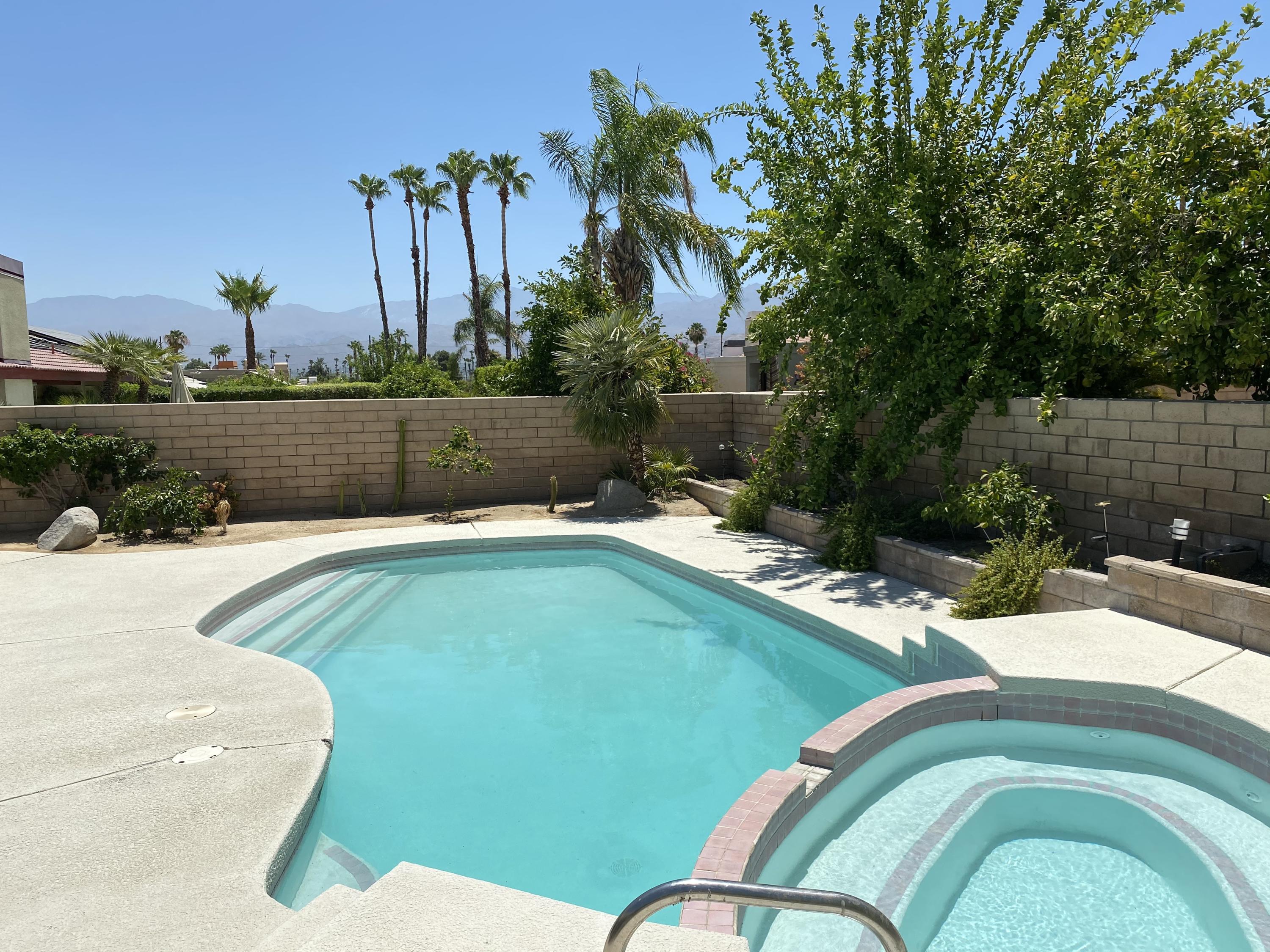 Image Number 1 for 40669 Meadow Lane in Palm Desert