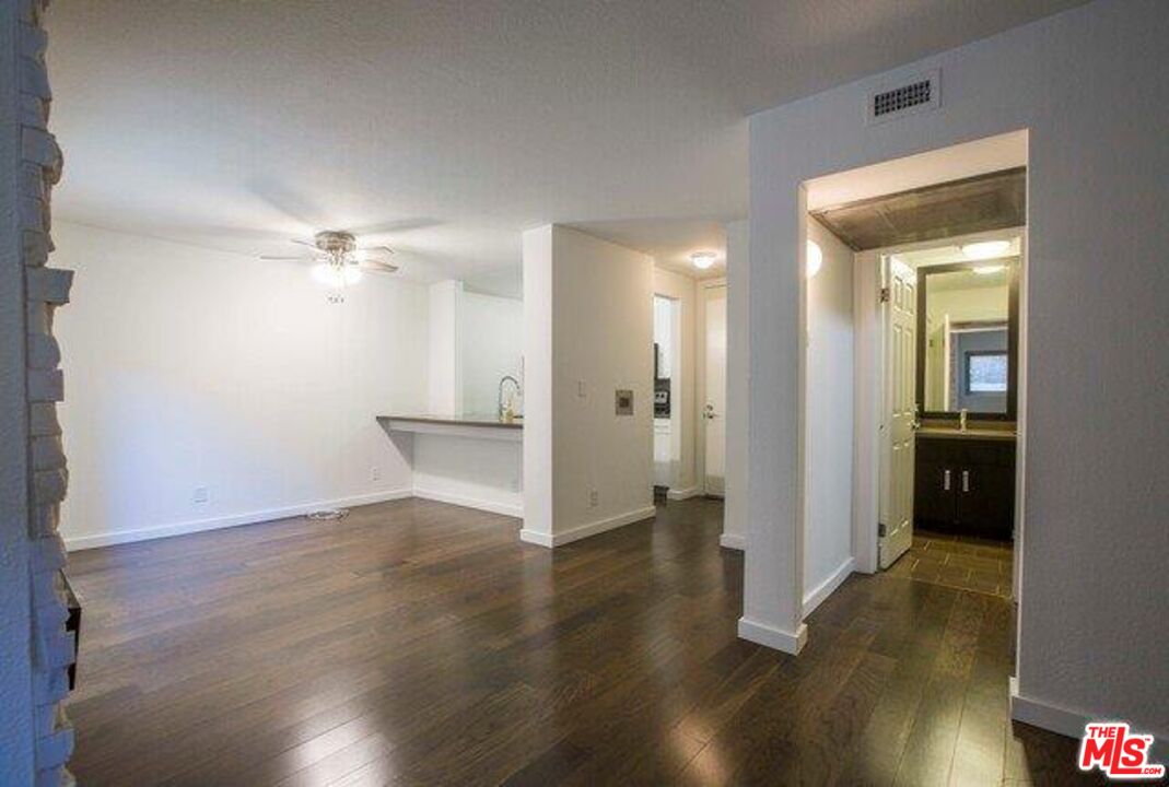 Photo of 141 S CLARK DR #118, WEST HOLLYWOOD, CA 90048