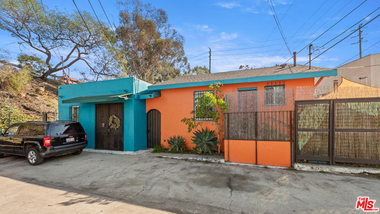 Photo of 2715 FRUITDALE ST, LOS ANGELES, CA 90039