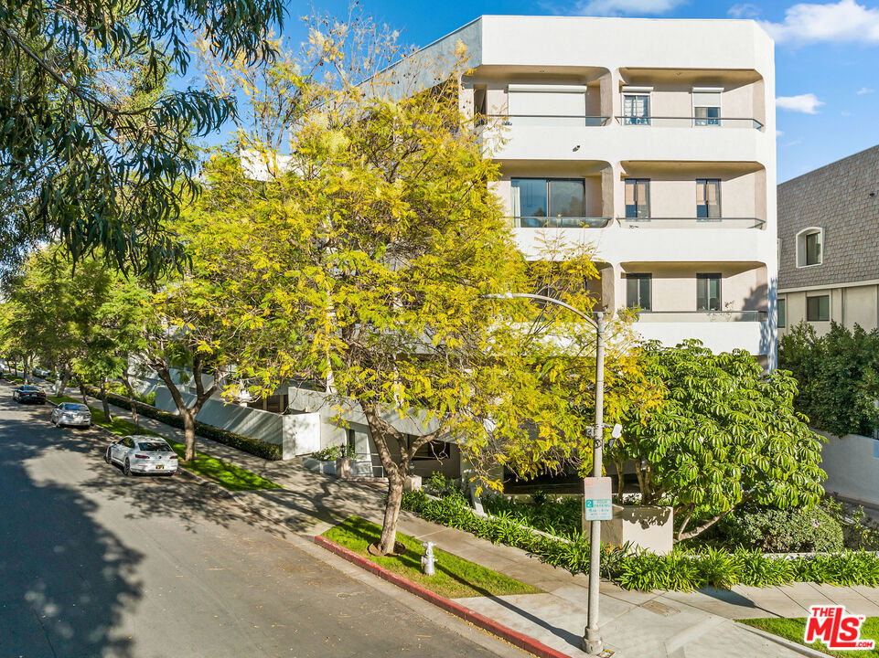 Photo of 450 N MAPLE DR #401, BEVERLY HILLS, CA 90210