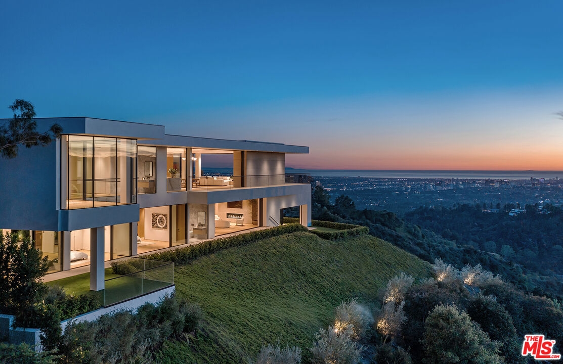 Photo of 620 ARKELL DR, BEVERLY HILLS, CA 90210