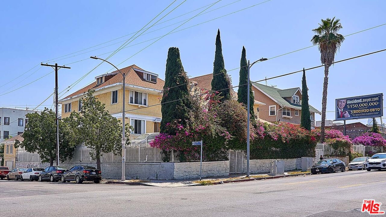 listing main picture
