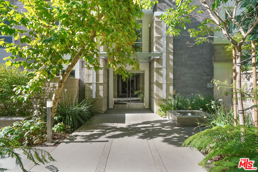 Photo of 450 N PALM DR #407, BEVERLY HILLS, CA 90210
