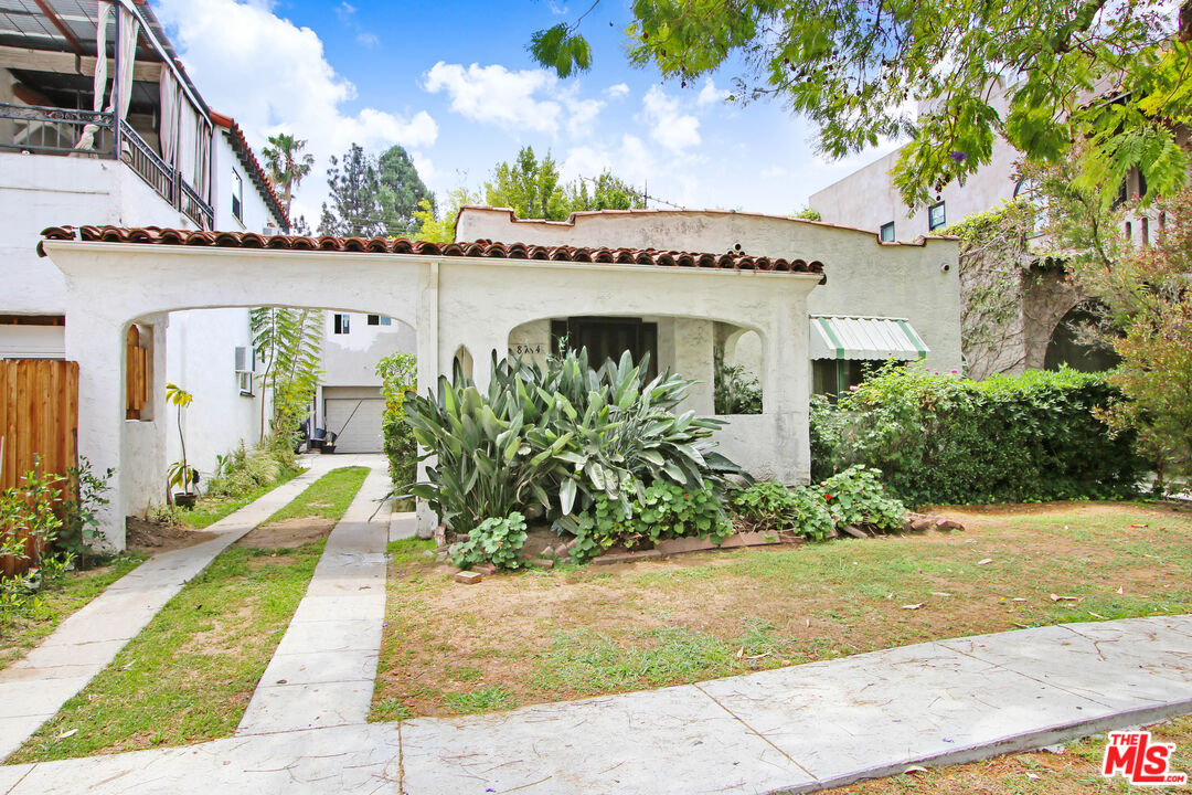 Photo of 8704 ROSEWOOD AVE, WEST HOLLYWOOD, CA 90048