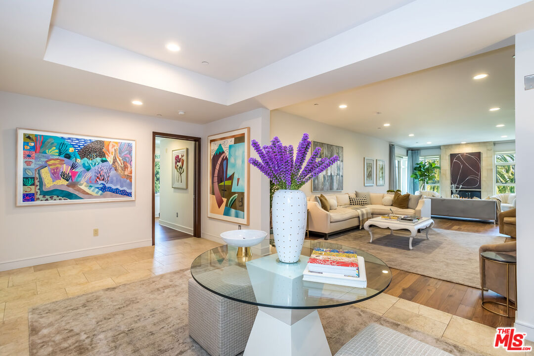 Photo of 447 N DOHENY DR #402, BEVERLY HILLS, CA 90210