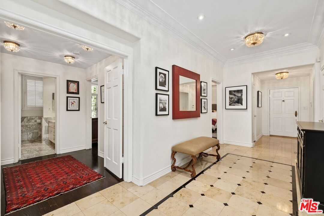 listing main picture