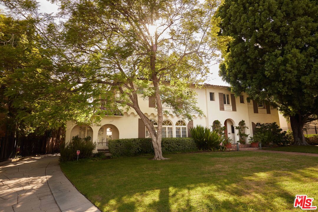 Photo of 623 N Hillcrest Rd, Beverly Hills, CA 90210