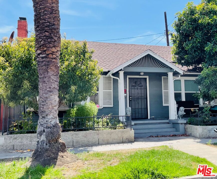Photo of 3759 Midvale Ave, Los Angeles, CA 90034