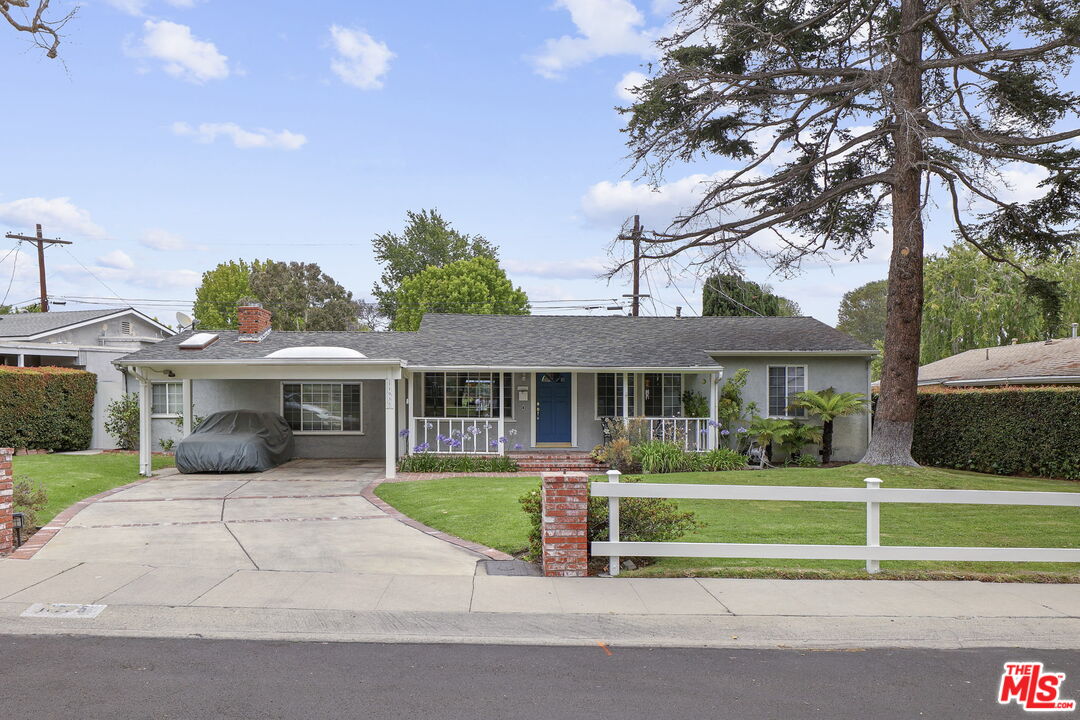 Photo of 11935 Woodbine St, Los Angeles, CA 90066