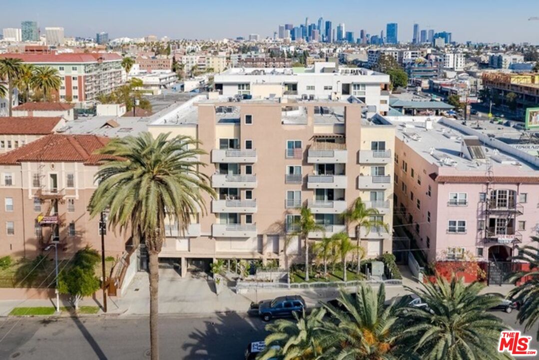 Photo of 980 S Oxford Ave #403, Los Angeles, CA 90006