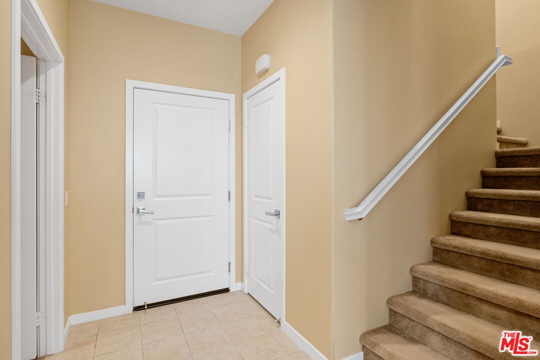 listing main picture