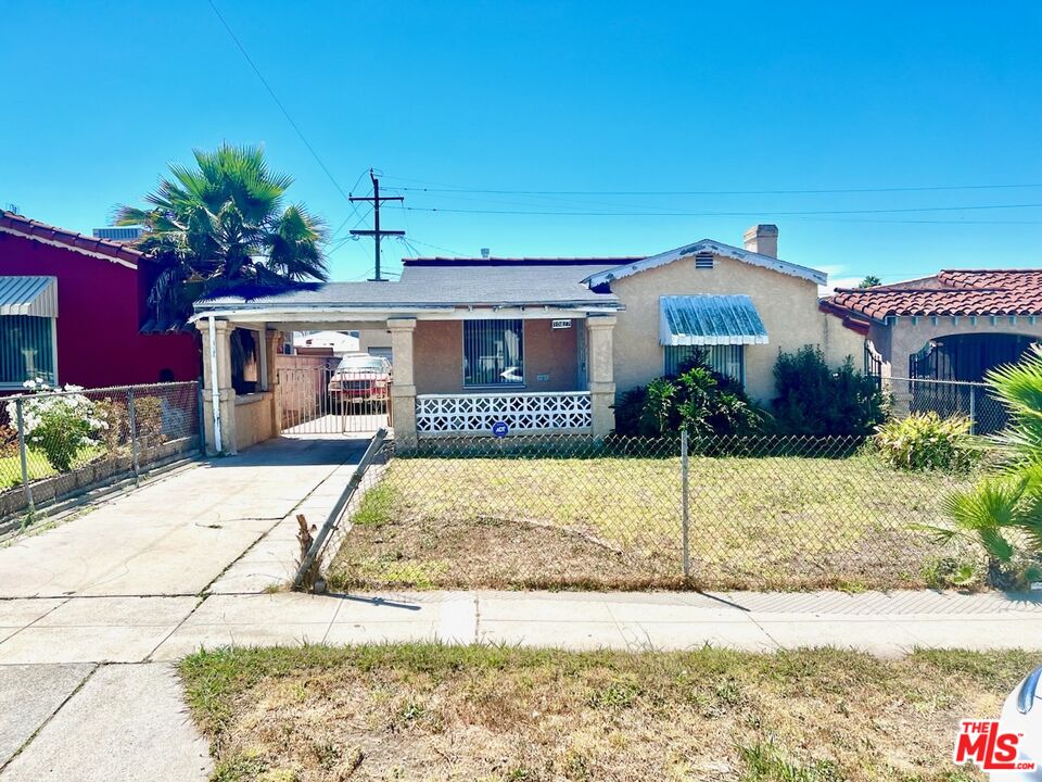 Photo of 10427 S Denker Ave, Los Angeles, CA 90047