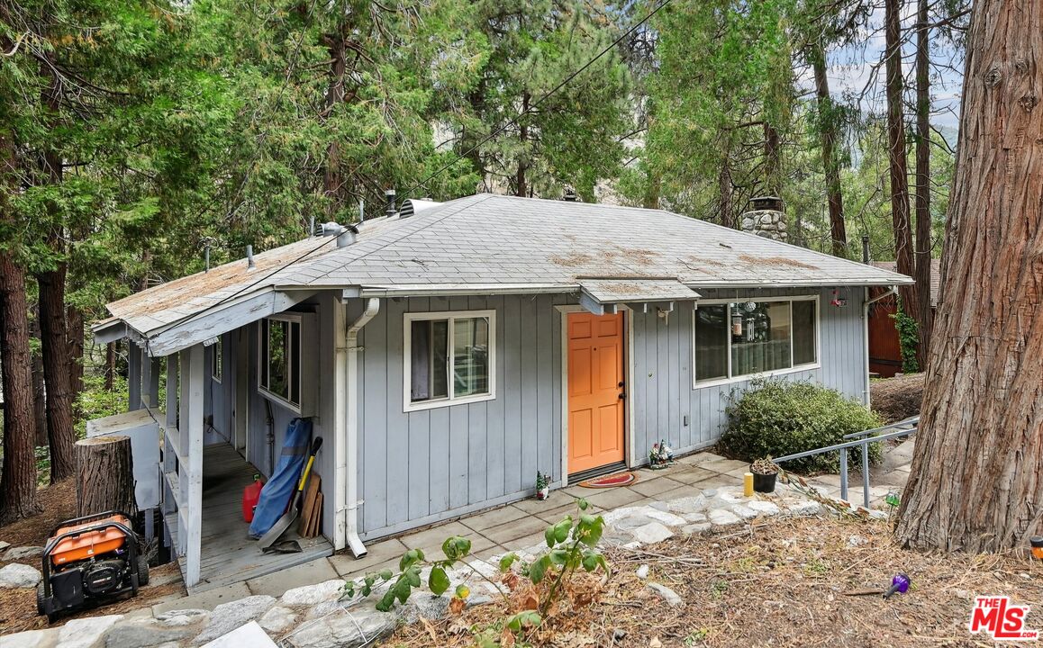 Photo of 39588 Prospect Dr, Forest Falls, CA 92339