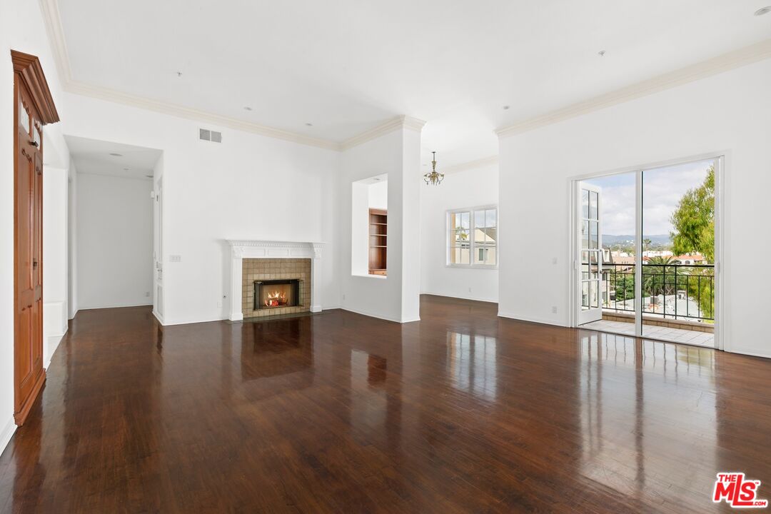 listing main picture