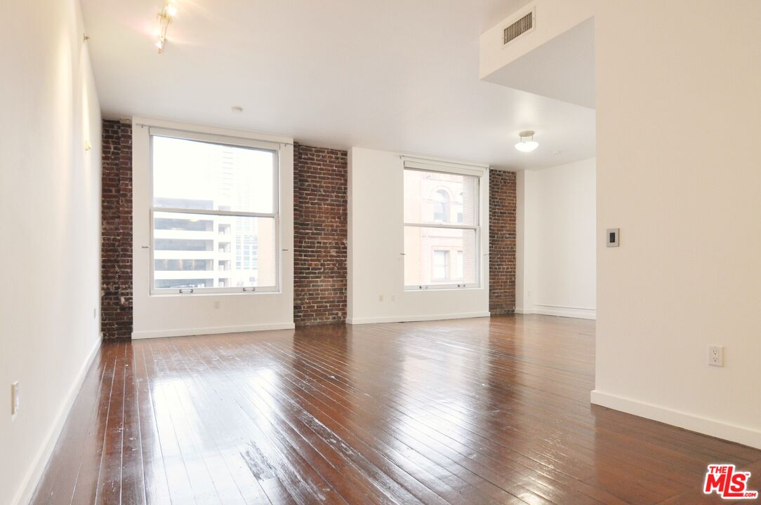 Photo of 257 S Spring St #4L, Los Angeles, CA 90012