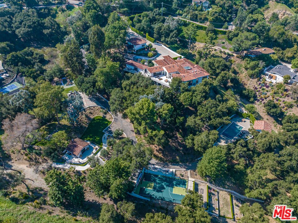Photo of 3160 Coldwater Canyon Ave, Studio City, CA 91604