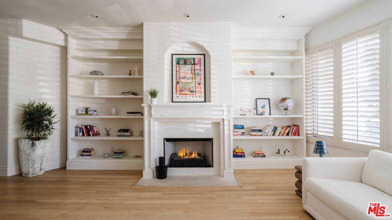 Photo of 137 S Spalding Dr #106, Beverly Hills, CA 90212