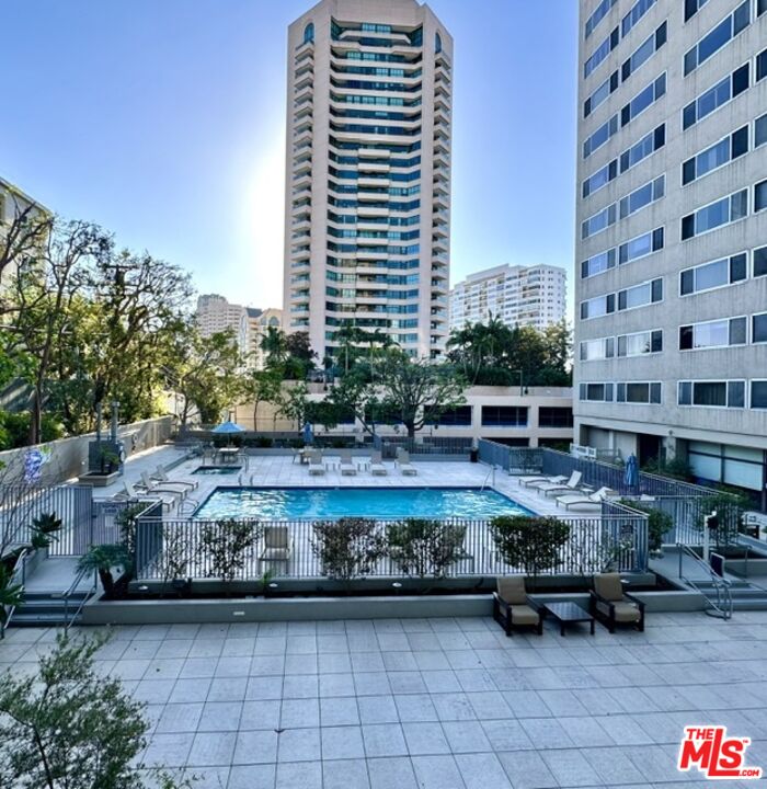 Photo of 10450 Wilshire Blvd #2A, Los Angeles, CA 90024