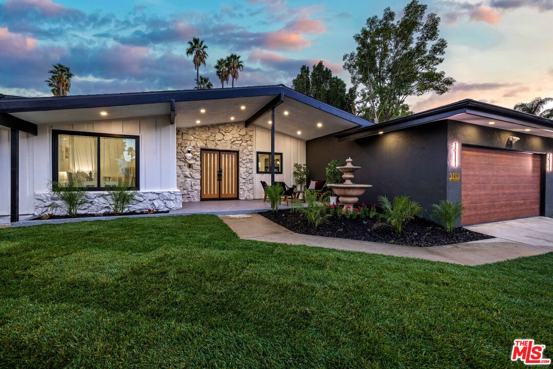 5700 El Canon Ave