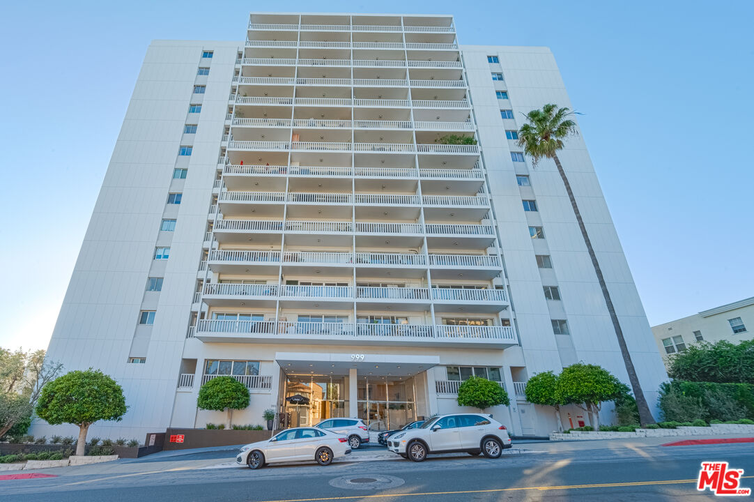 Photo of 999 N Doheny Dr #211, Los Angeles, CA 90024