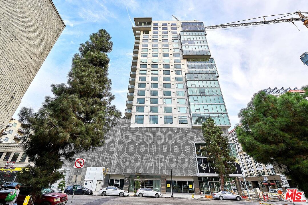 Photo of 1050 S Grand Ave #2005, Los Angeles, CA 90015