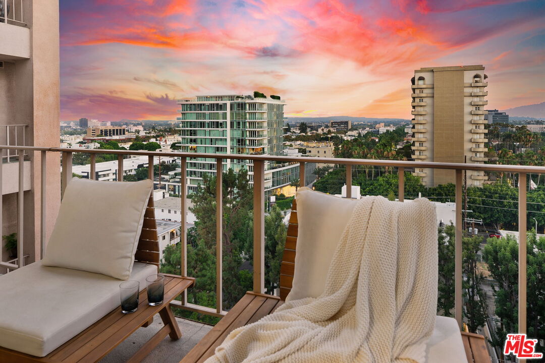 Photo of 100 S Doheny Dr #1011, Los Angeles, CA 90048