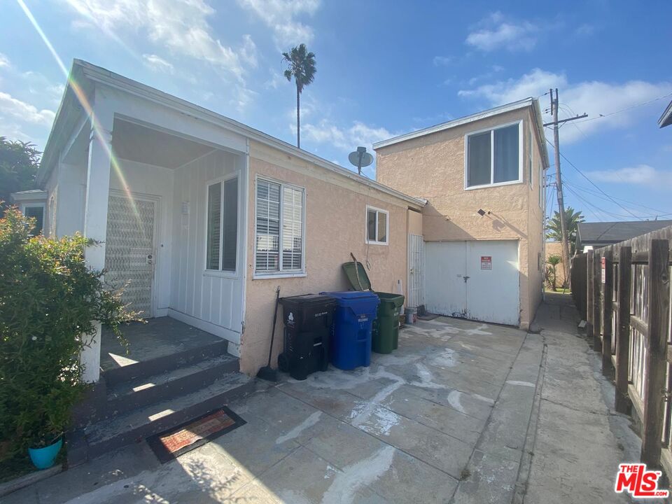 Photo of 1205 W 57th St, Los Angeles, CA 90037