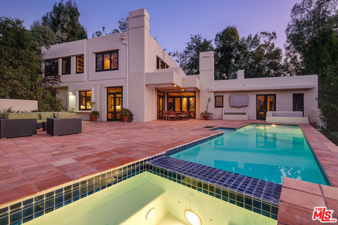 Photo of 12899 Mulholland Dr, Beverly Hills, CA 90210