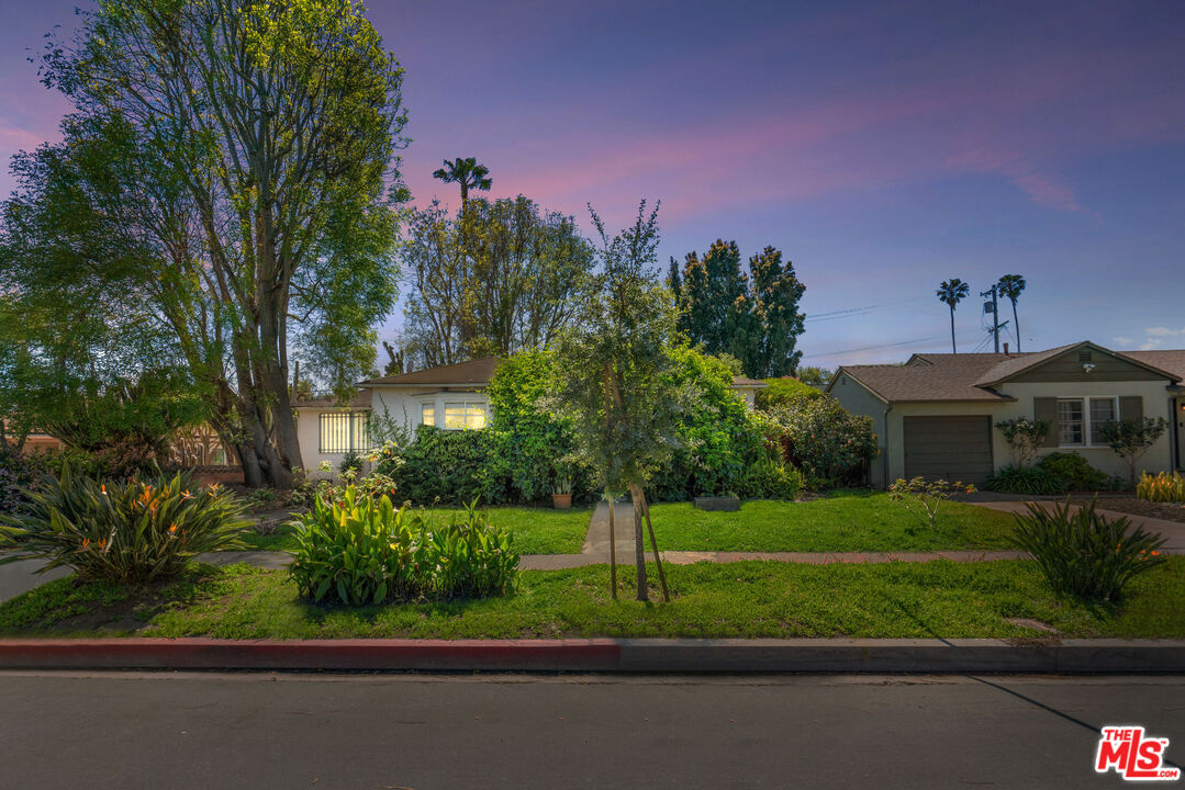 Photo of 2825 Barry Ave, Los Angeles, CA 90064
